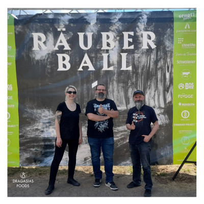 Räuberball 2022 by Schott Bros. - Weingut F.E. Schott - Räuberball 2022 by Schott Bros. - Weingut F.E. Schott